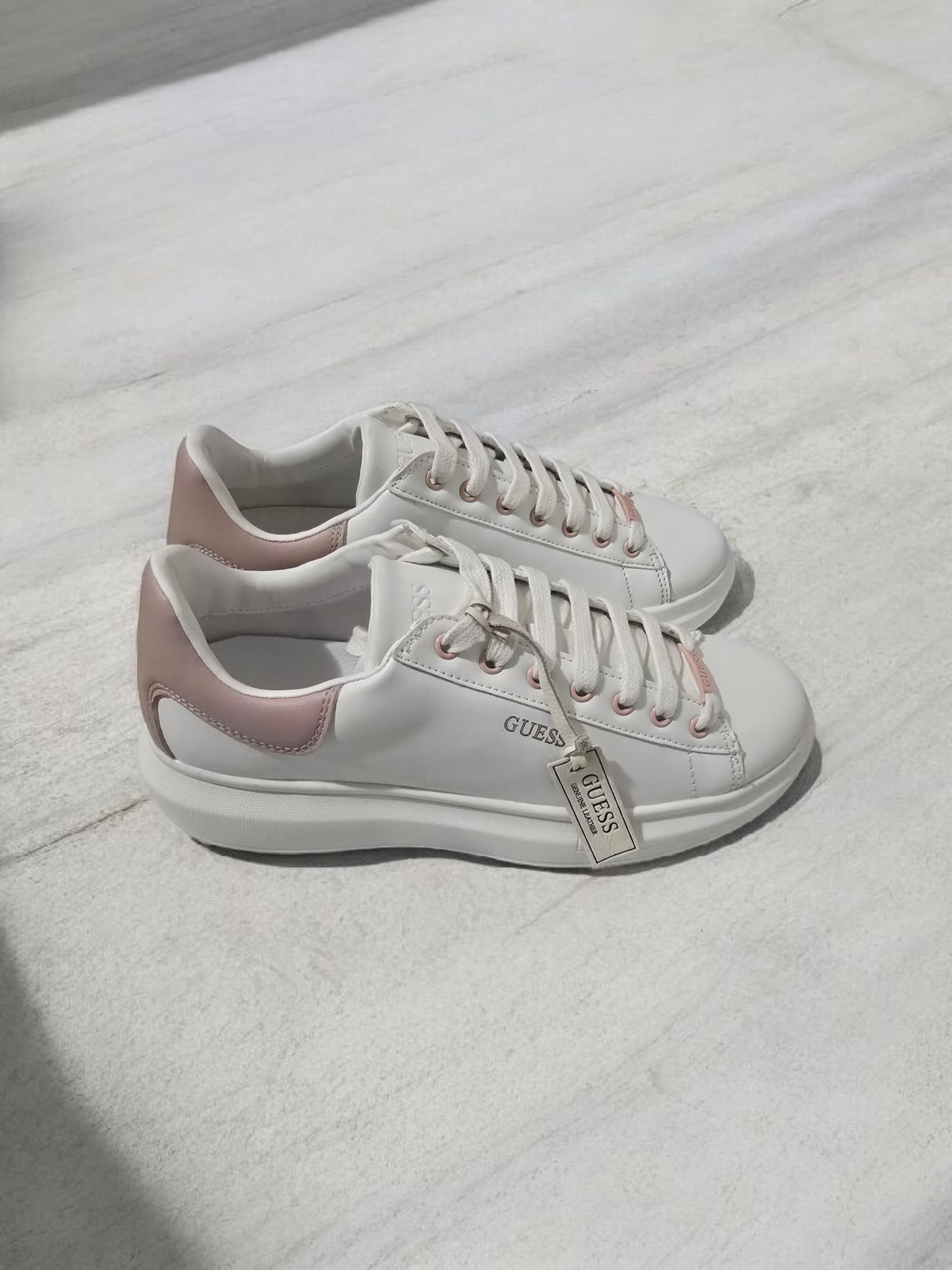 Zapatillas Guess Salerno – White & Rose Edition/ NUEVAS SIN ESTRENAR SIN CAJA