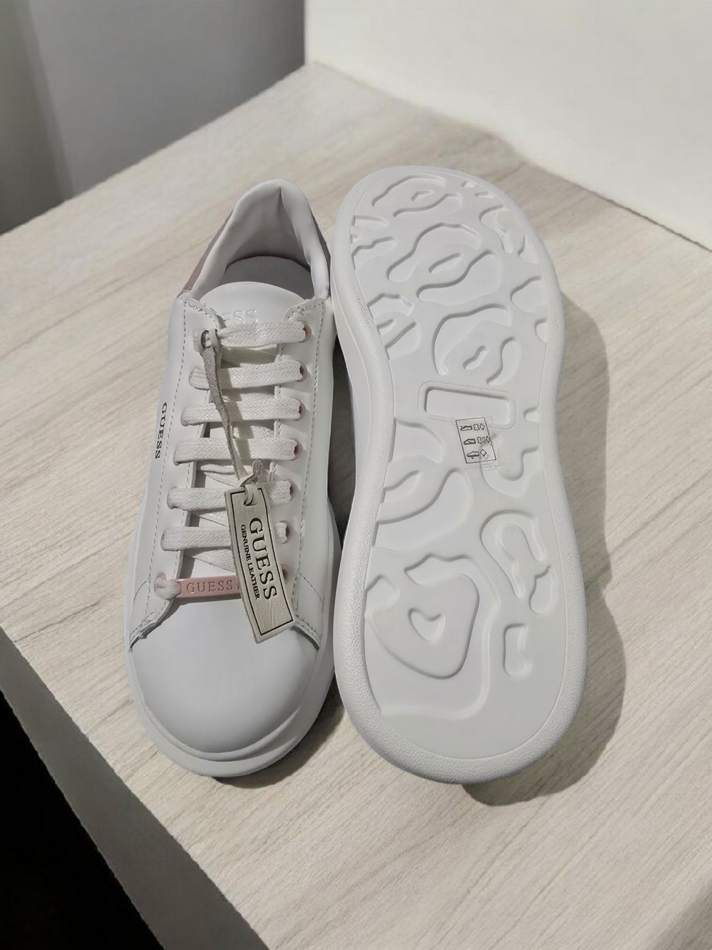 Zapatillas Guess Salerno – White & Rose Edition/ NUEVAS SIN ESTRENAR SIN CAJA
