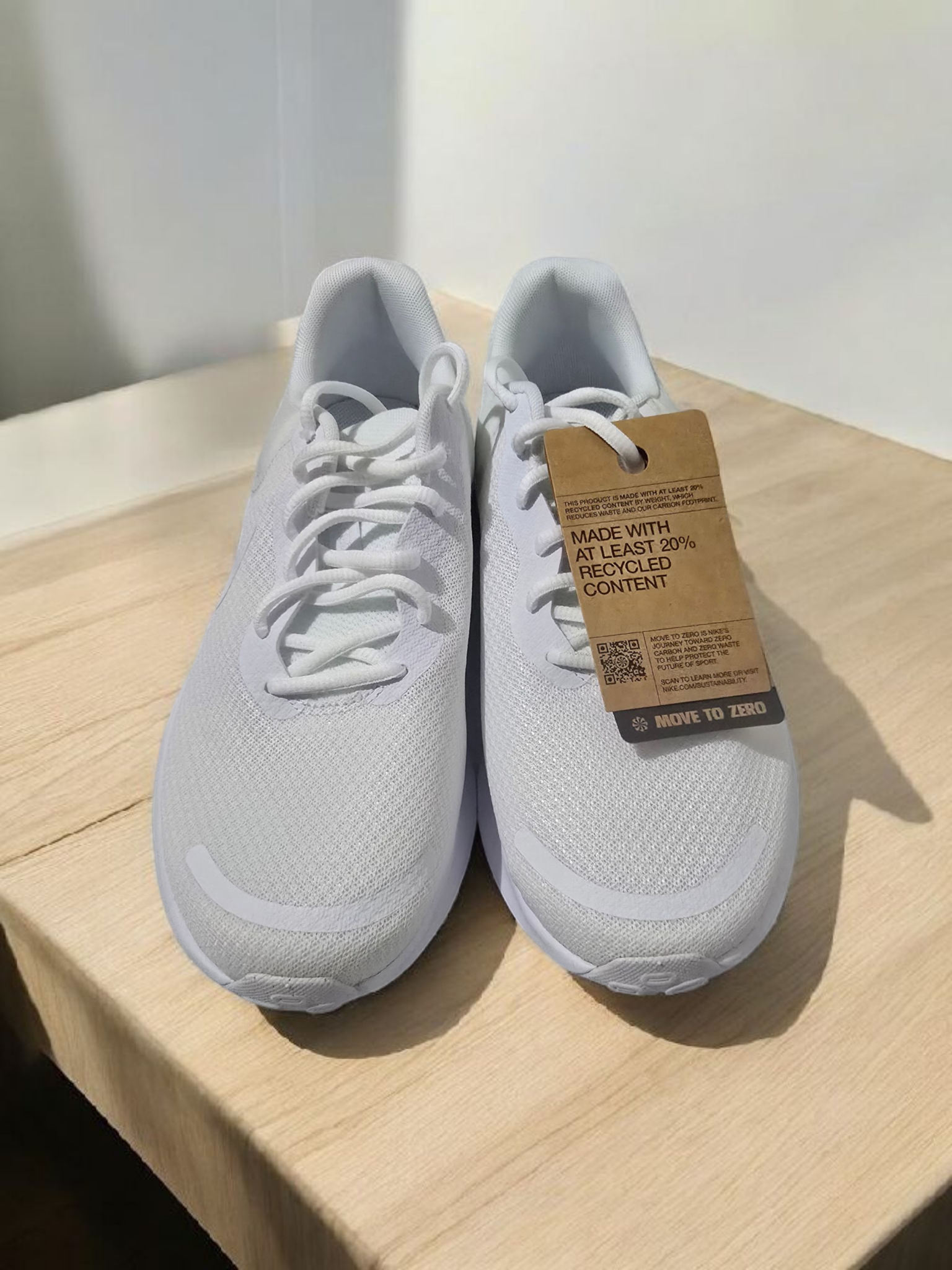 Zapatilla NIKE Revolution 7 White/Pure Platinum- Nuevas sin estrenar sin caja