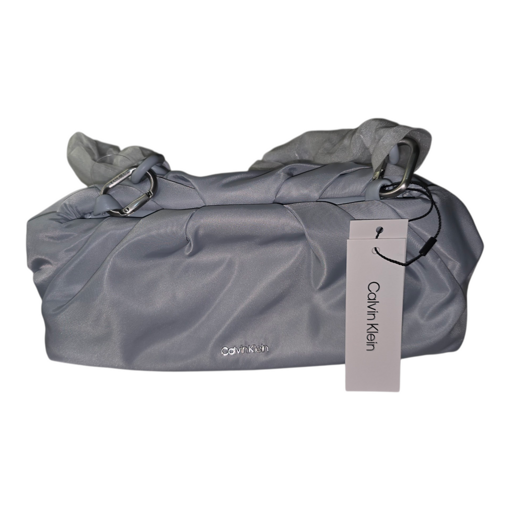 Bolso Calvin Klein Soft Nylon Chain Clutch – Pearl Blue