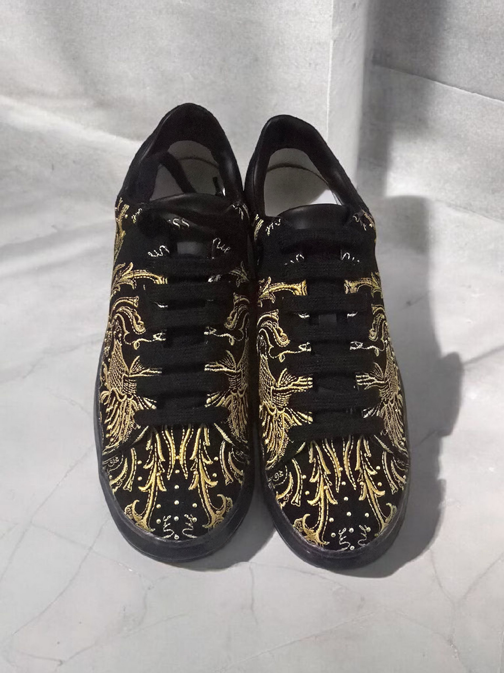 Zapatillas Guess – Black & Gold/ NUEVAS SIN ESTRENAR SIN CAJA